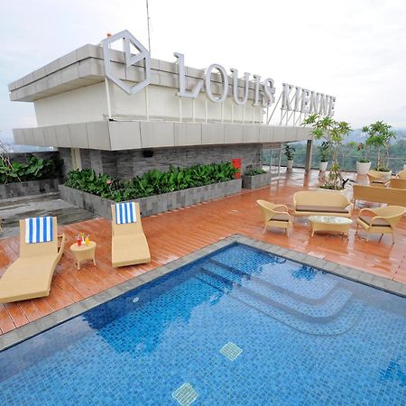 Louis Kienne Hotel Pandanaran Semarang Exterior foto