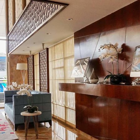 Louis Kienne Hotel Pandanaran Semarang Exterior foto