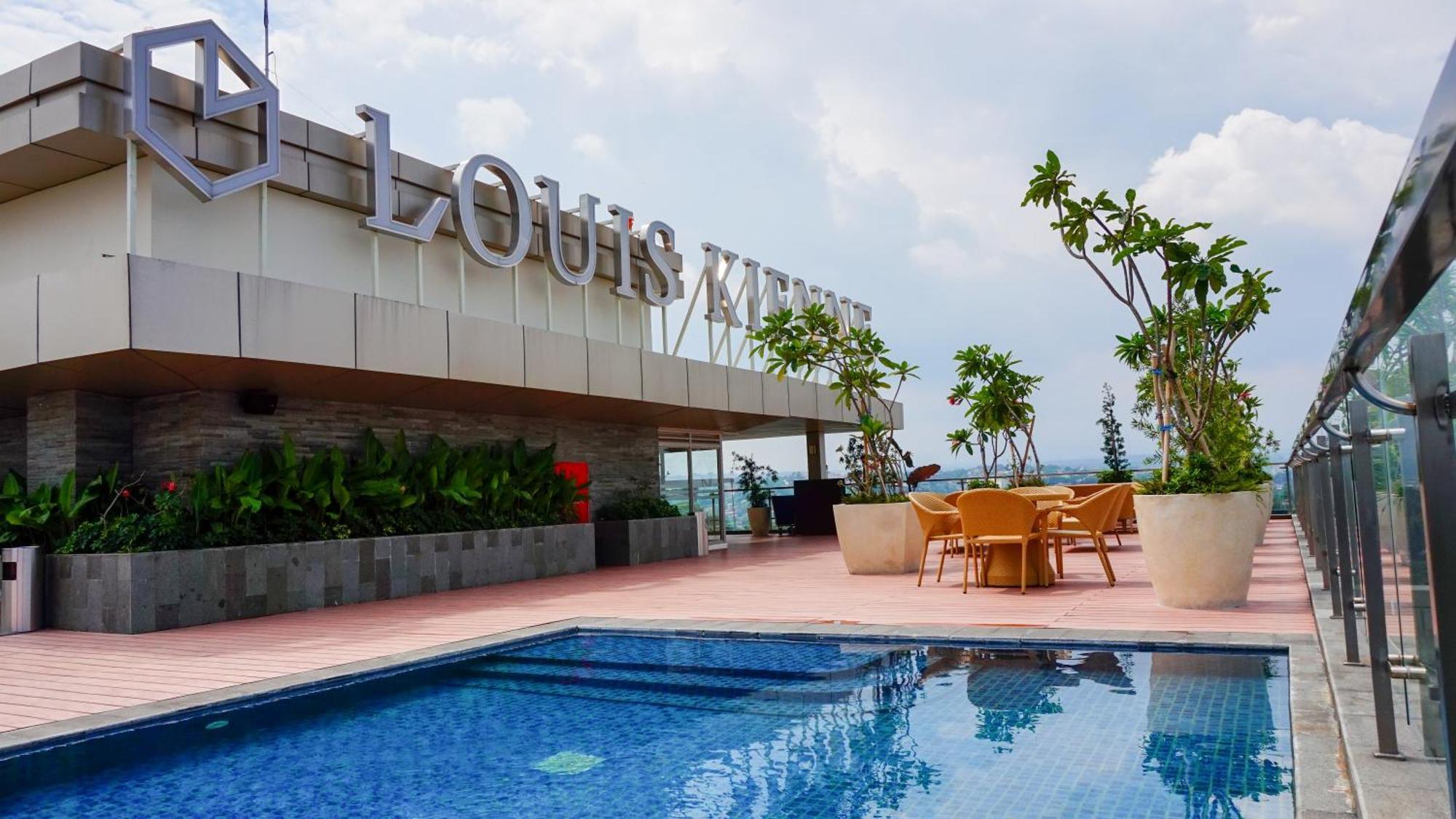 Louis Kienne Hotel Pandanaran Semarang Exterior foto