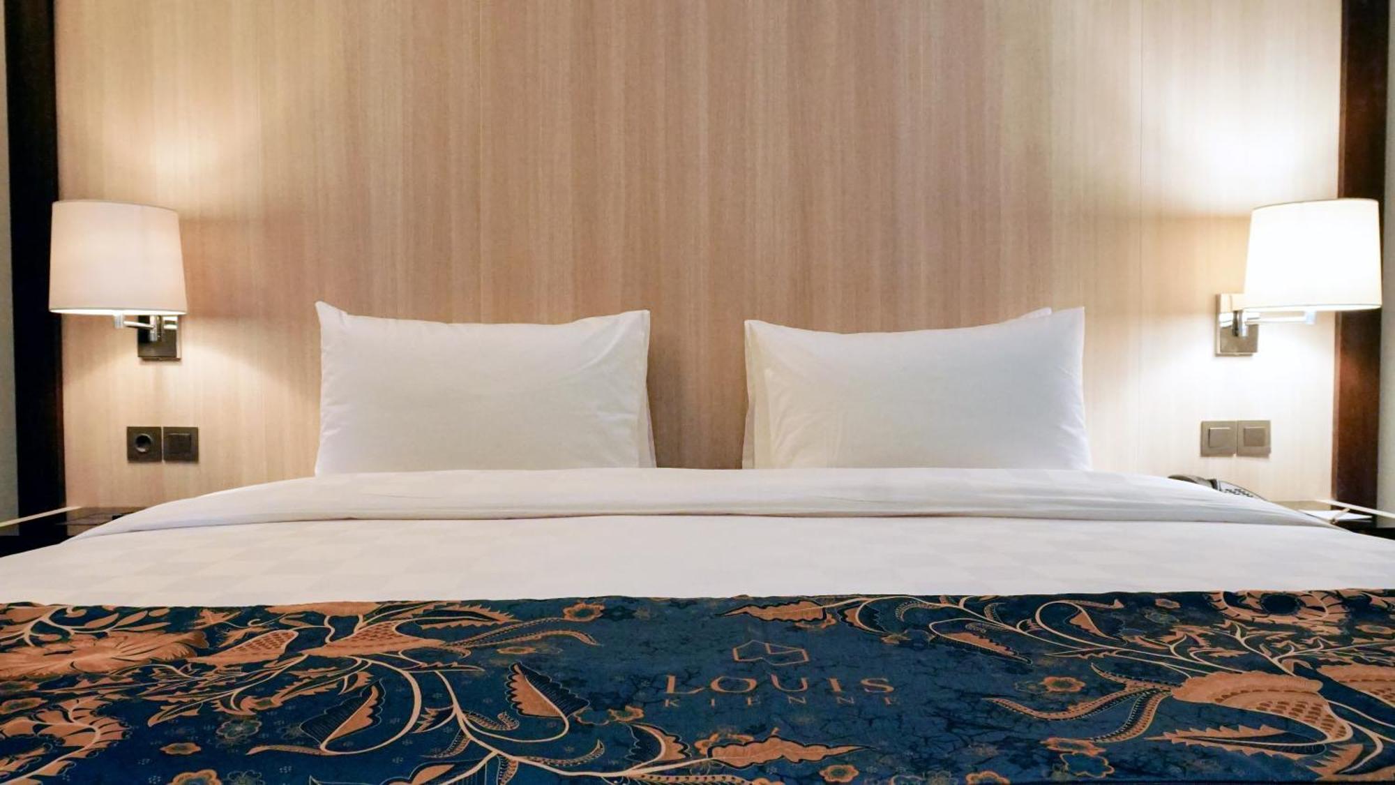 Louis Kienne Hotel Pandanaran Semarang Exterior foto