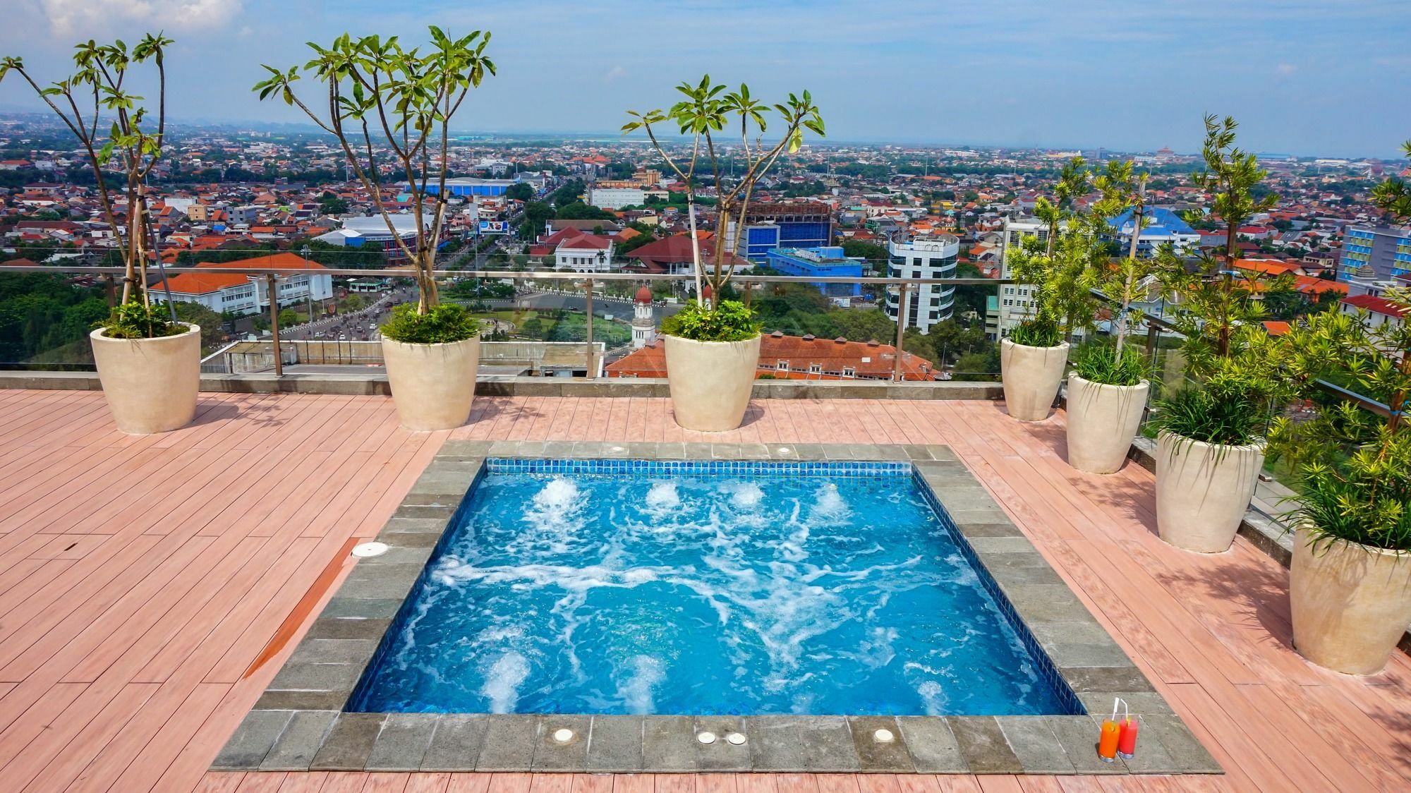 Louis Kienne Hotel Pandanaran Semarang Exterior foto